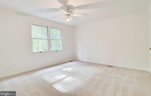 5901 Oakland Park Dr, Springfield VA  22015-2442 exterior