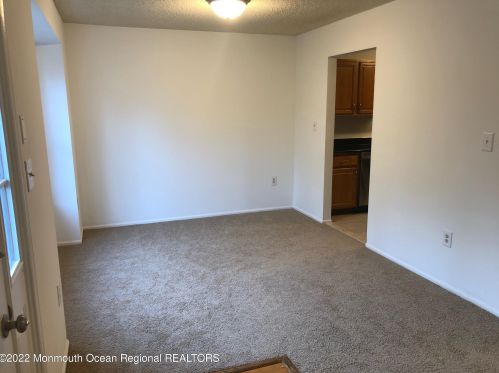 73 Arlington Ct, Holmdel Village, NJ 07733-1064