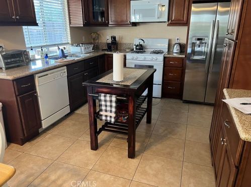 19233 Bergamont Dr, Riverside CA 92508-6275 exterior