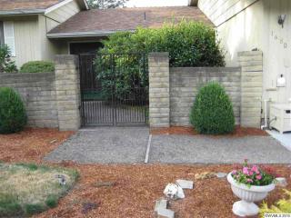 1680 Madrona Ave, Salem, OR 97302-2635
