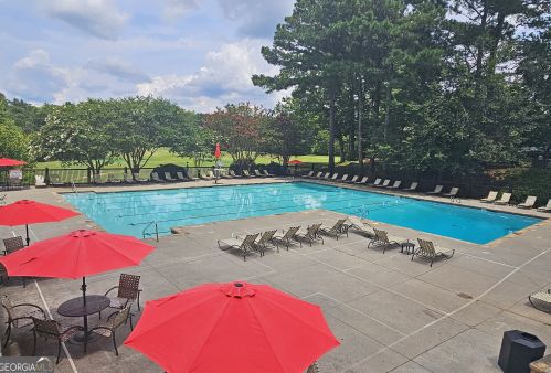 83 Montre Sq, Atlanta GA  30327-4046 exterior