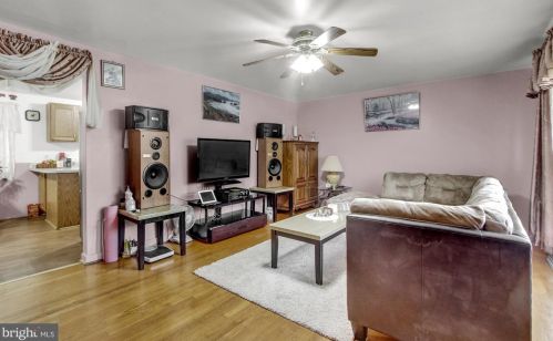 2449 Bradford Dr, York, PA 17402-3644