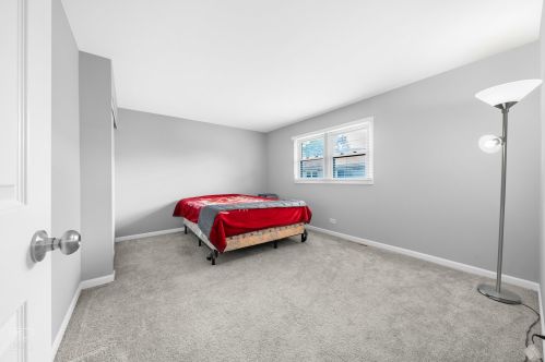 7795 Nordica Ave, Niles IL  60714-3311 exterior