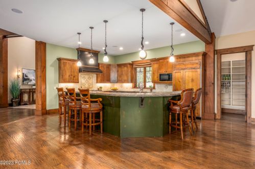 5872 Mtn Rnch Dr, Park City UT 84098-6177 exterior