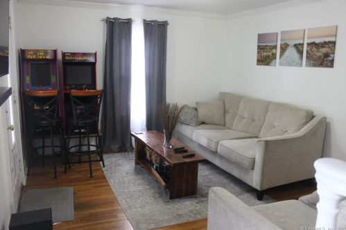 84 Macarthur Dr, Waterbury, CT 06704-2220