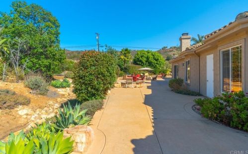 2021 Pleasant Heights Dr, Vista CA  92084-2844 exterior