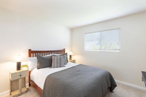 1117 Mountain View Cir, Fairfield CA  94558-5311 exterior