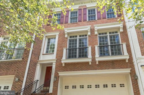 7443 Carriage Hills Dr, Mc Lean, VA 22102-2948