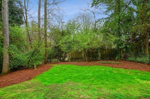 1041 Farmington Ln, Atlanta GA  30319-2811 exterior