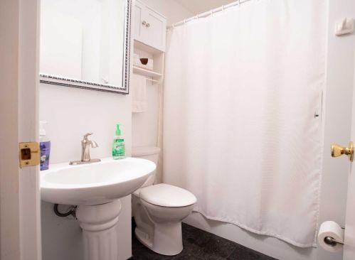 19 Creekwood Sq, Cincinnati OH 45246-3838 exterior