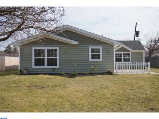 60 Elm Ln, Levittown PA  19054-3207 exterior