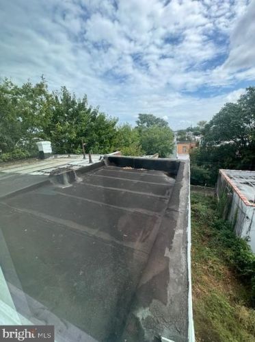 129 63rd St, Philadelphia PA 19142-2303 exterior