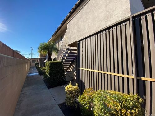 121 Illinois St, Anaheim CA  92805-3638 exterior