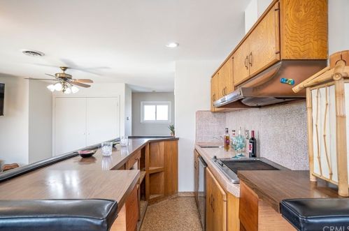 2860 Monroe Ave, Anaheim CA  92801-6034 exterior