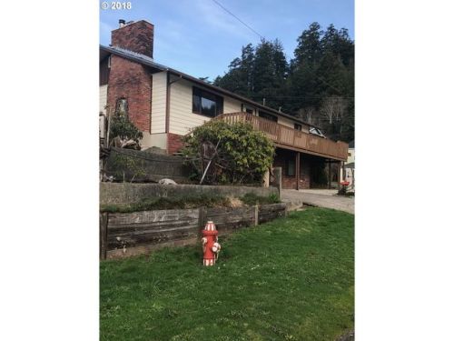205 Marsh St, Gardiner, OR 97441-0110