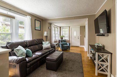 3809 38th Ave, Minneapolis, MN 55406-3409