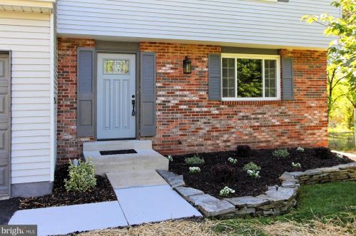 1104 Clarke St, Herndon VA  20170-3113 exterior