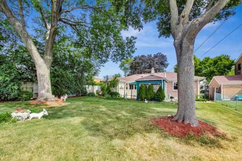 7627 Kedzie St, Niles IL  60714-2531 exterior