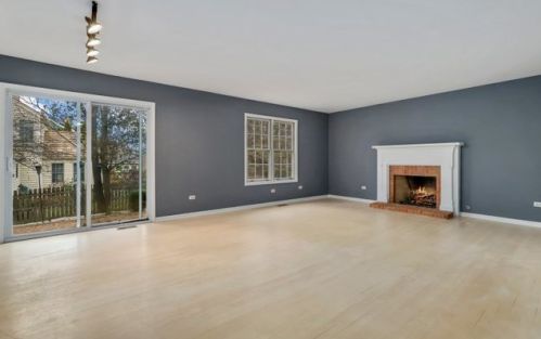 4810 Providence Rd, Gurnee, IL 60031-3266
