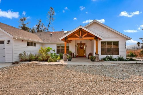 15875 Ganim Ln, Redding, CA 96001-9407