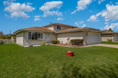 7498 Bigger St, Gary, IN 46410-4343