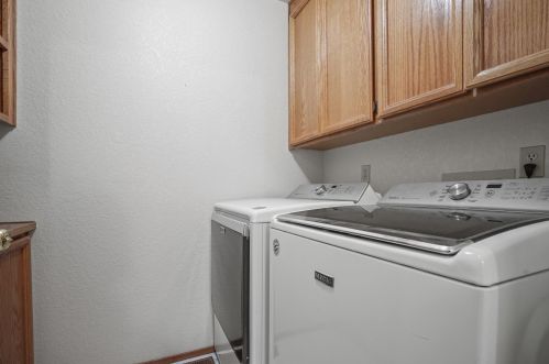 2024 Bailey Dr, Modesto CA  95355-9160 exterior