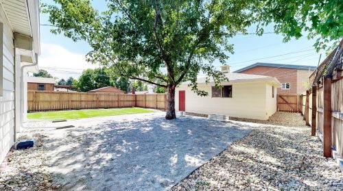 4697 Pennsylvania St, Englewood CO 80113-6915 exterior