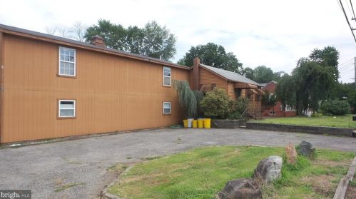 262 Bakers Basin Rd, Trenton NJ  08648-3312 exterior