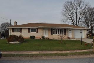 2059 Thelon Dr, York, PA 17408-4223