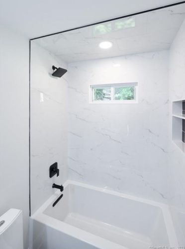 17 Valley Field Rd, Sandy Hook CT  06482-1096 exterior