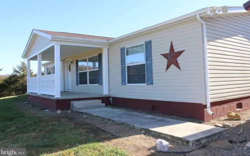 120 Dewey Dr, Maysville WV  26833 exterior