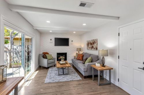 387 Smithwood St, Milpitas CA  95035-4126 exterior