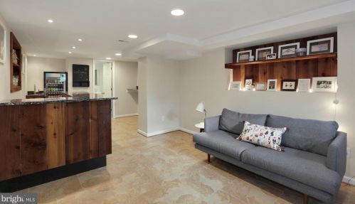 10006 Markham St, Silver Spring MD 20901-2233 exterior