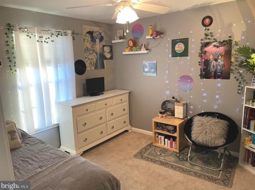 2258 Water Garden Dr, Hanover PA 17331-8319 exterior