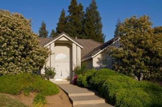 1091 Armstrong Ave, Clovis, CA 93611-9596