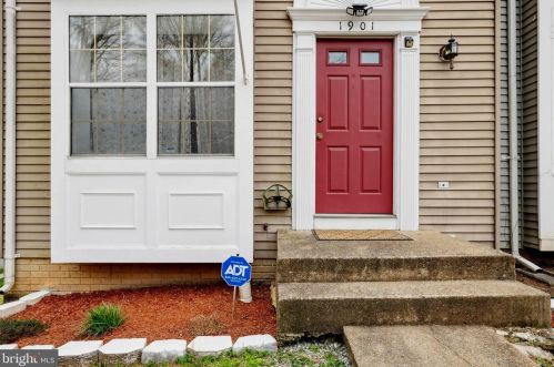 1901 Winslow Ct, Woodbridge, VA 22191-4915