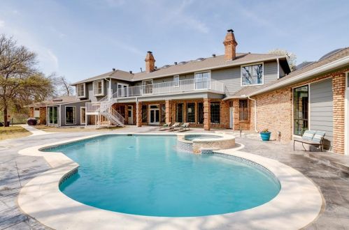 2817 Country Vly Rd, Garland TX  75041-2130 exterior