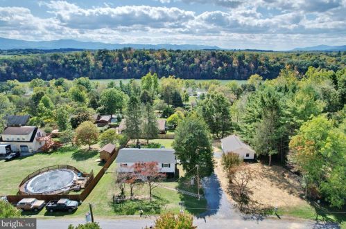 257 Big Oak Dr, Richmond National Battlefiel, VA 22835-2917