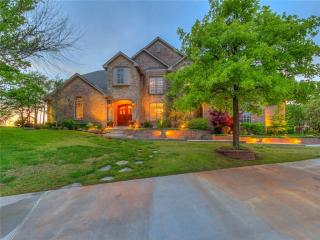 3701 Wolf Creek Cir, Edmond, OK 73034-6965