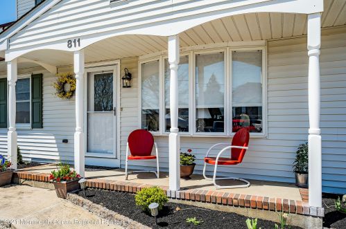 811 Wave Dr, Lacey, NJ 08731-3012