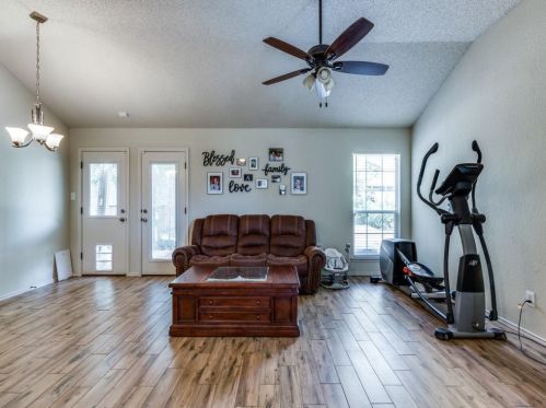 9037 Tyne Trl, Fort Worth TX  76118-7566 exterior