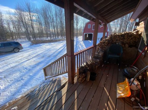 384 Ridge Rd, Charleston, ME 04422-3448