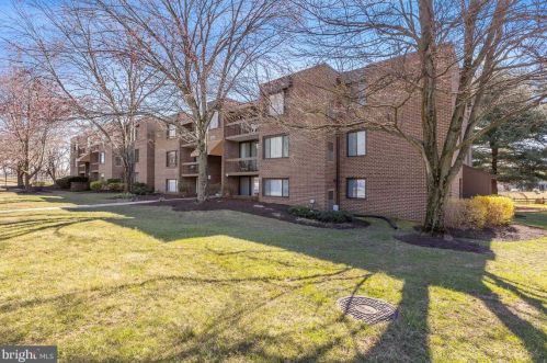 8727 Hayshed Ln, Columbia, MD 21045-2830