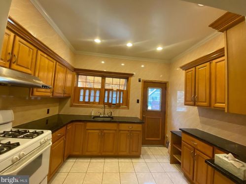 1408 9th St, Philadelphia PA  19147-5704 exterior