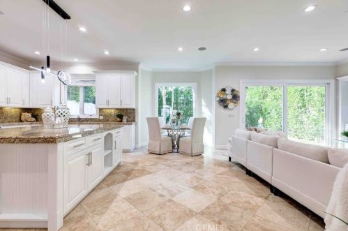 4719 Tobias Ave, Van Nuys CA  91403-2826 exterior