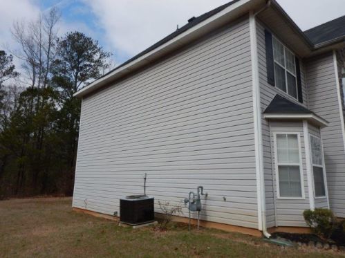 556 Harvick Cir, Stockbridge GA  30281-4460 exterior