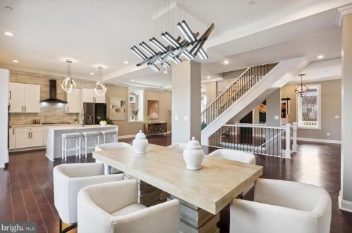 6615 Gude Ave, Silver Spring MD 20912-4827 exterior