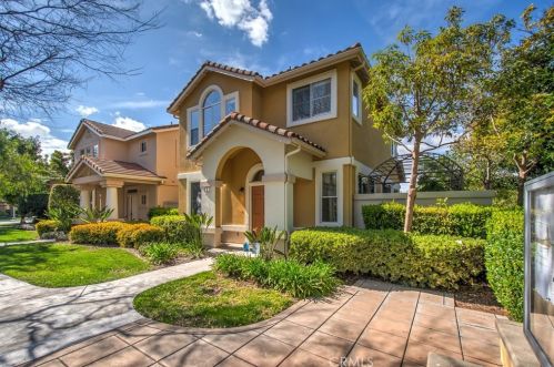 2 Altezza, Irvine CA  92606-8909 exterior