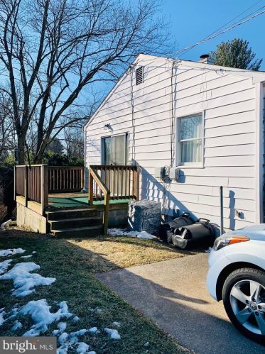 4709 Hillside Rd, Harrisburg, PA 17109-5203