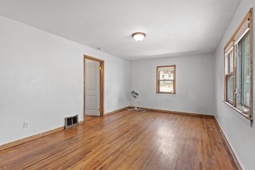 885 Algonquin Ave, Saint Paul MN  55119-3704 exterior